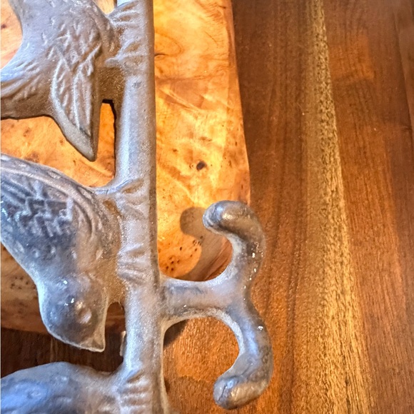 Vintage Cast Iron Birds on a Branch Wall Hanger, Metal Key or Towel Hanger - Picture 7 of 11